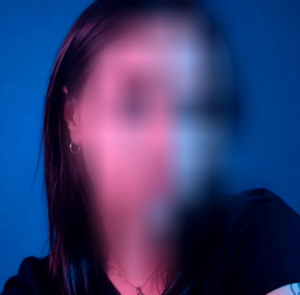 Olivia, 20